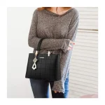 Simple and versatile ladies one shoulder messenger bag